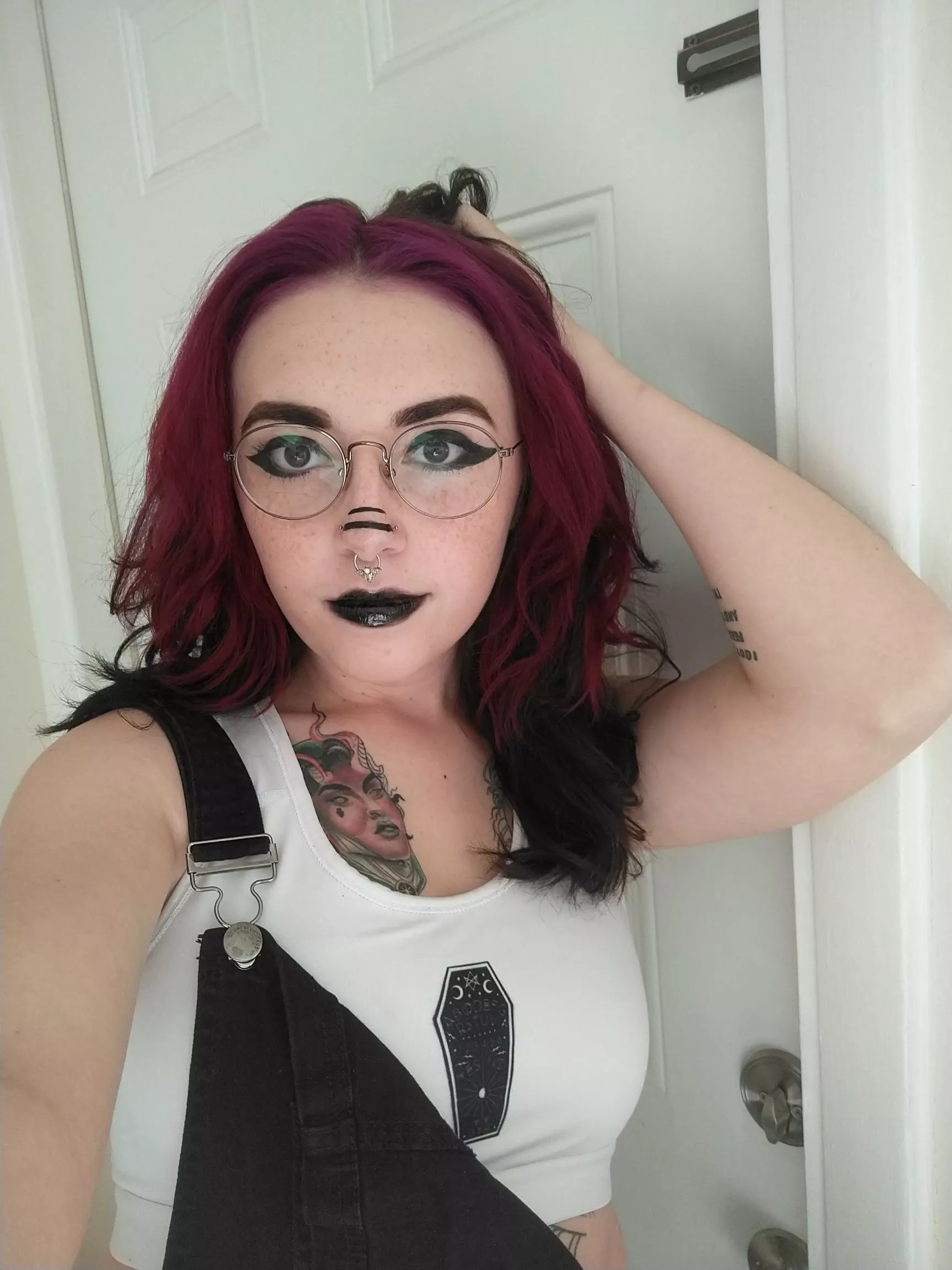 Anyone Appreciate a Goth Girl With Glasses?