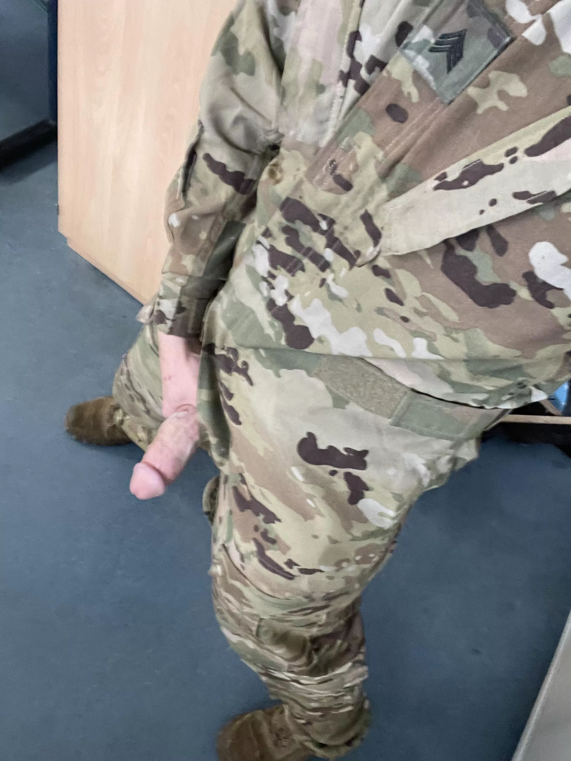 Anyone else get super horny as soon as you have the office to yourself?