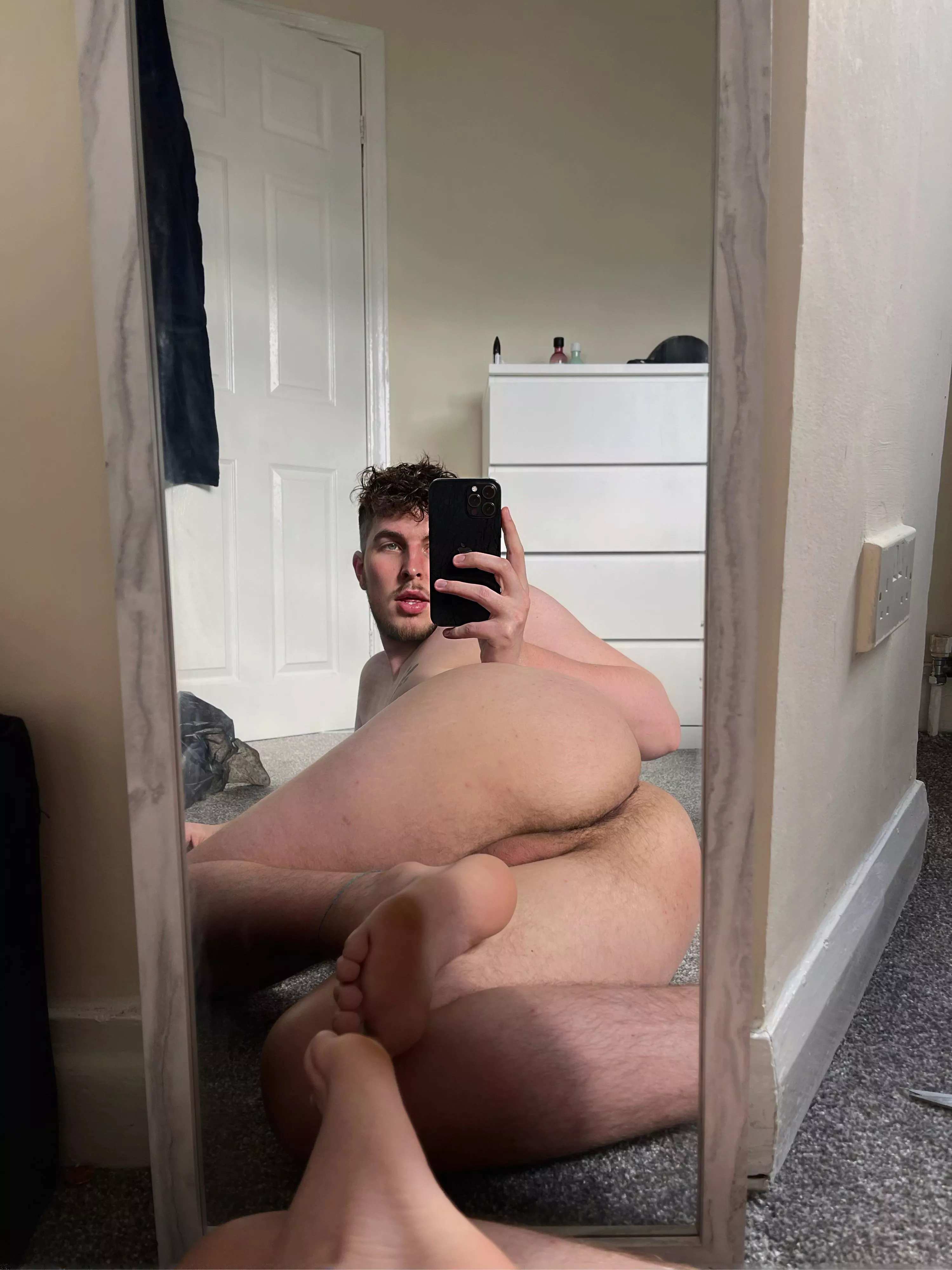 anyone looking for a cute guy with a big butt and tight hole ðŸ˜…