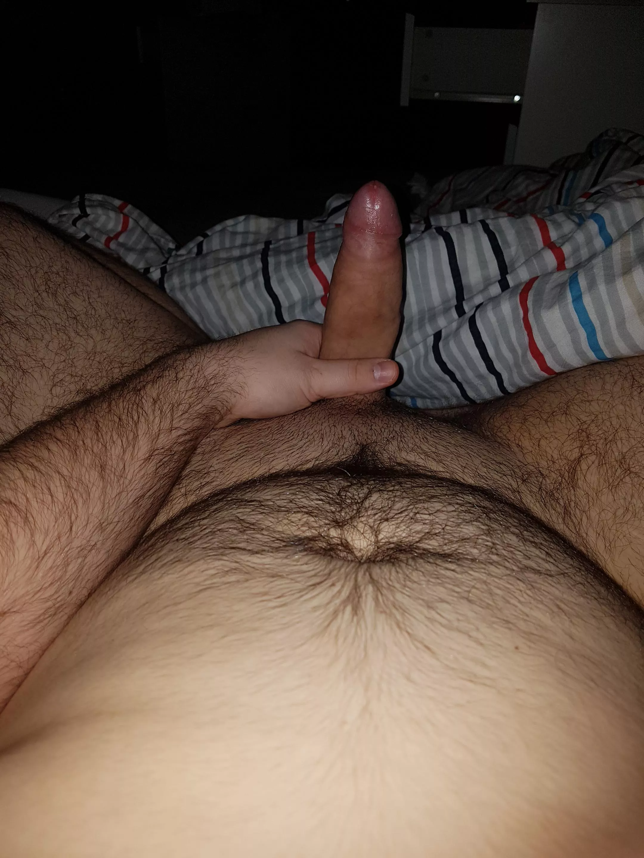 Anyone wanna come an cuddle ;3 ? DMs open