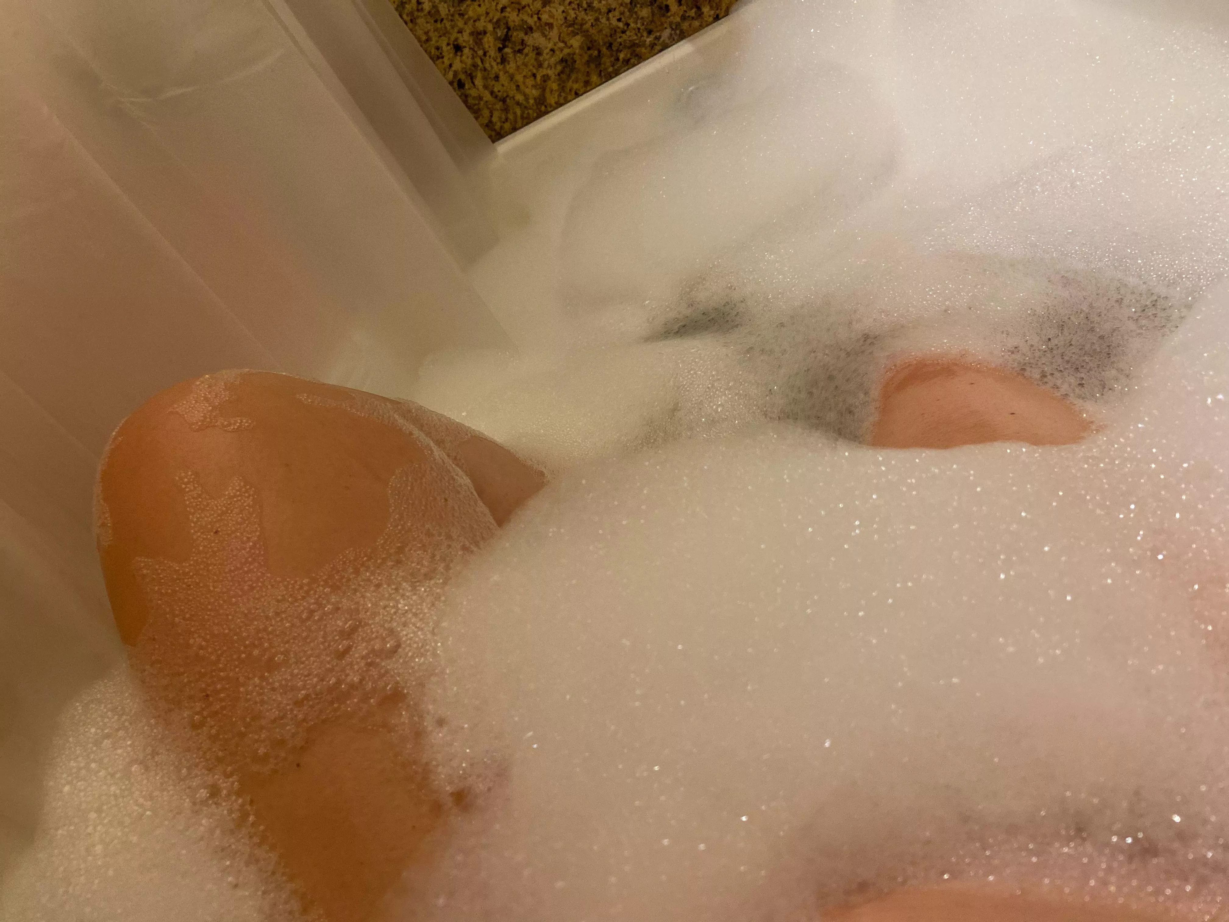 Anyone wanna see whatâ€™s under these bubbles ? ðŸ˜‰