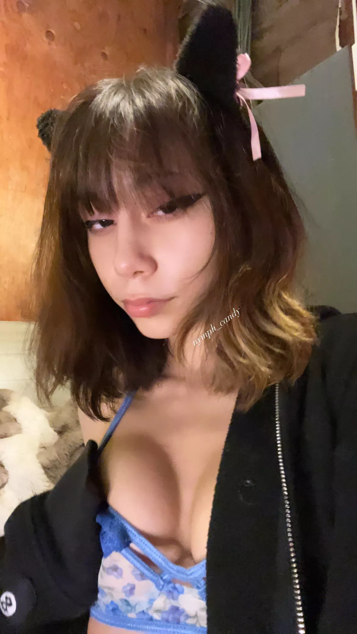 anyone wanna titty fuck a 18 y.o?