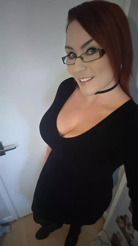 Anyone want to cum tribute curvy old with big tits kik me saraz69