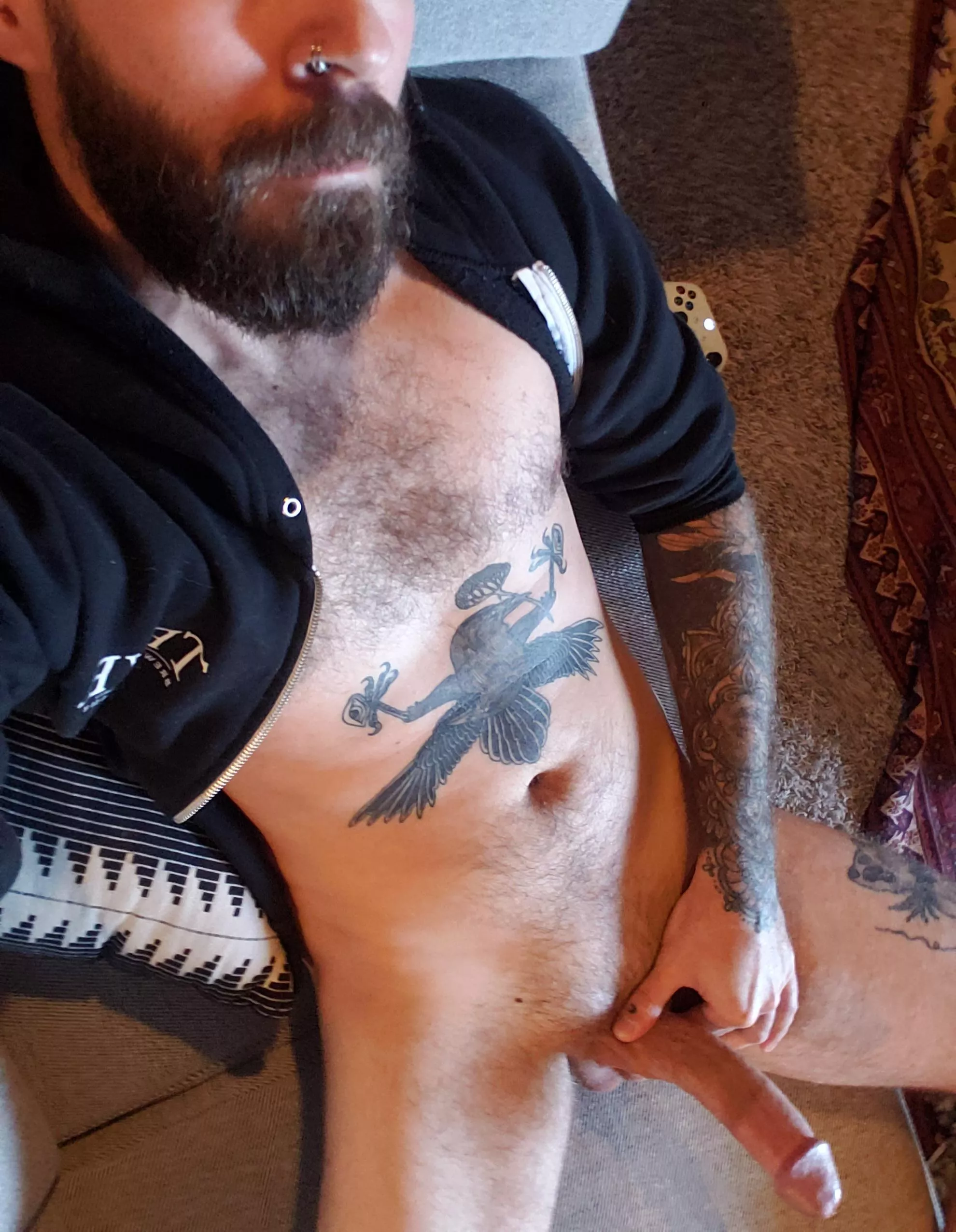 Anyone want to snuggle? ðŸ–¤