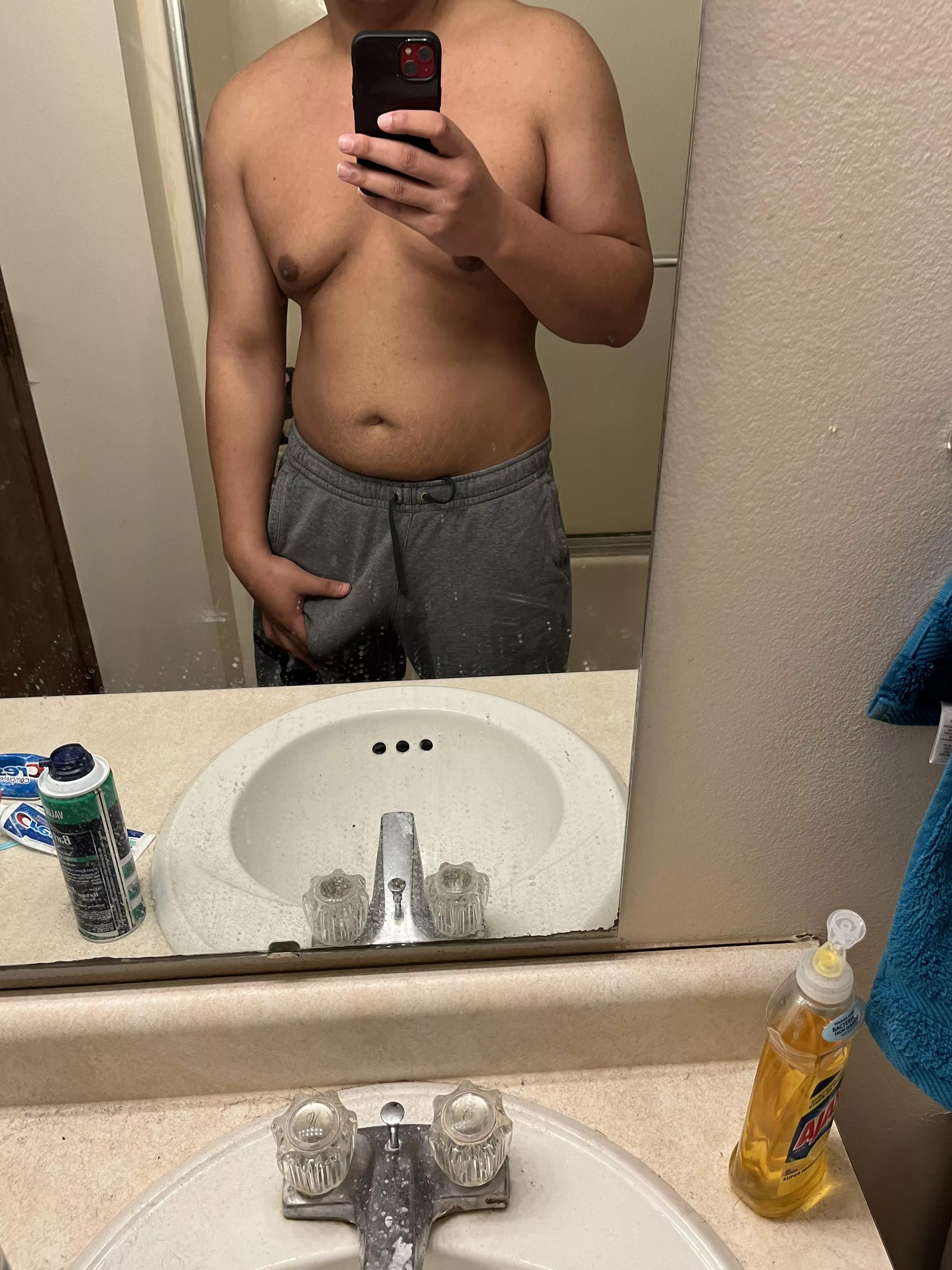 Are grey sweatpants still a thing?