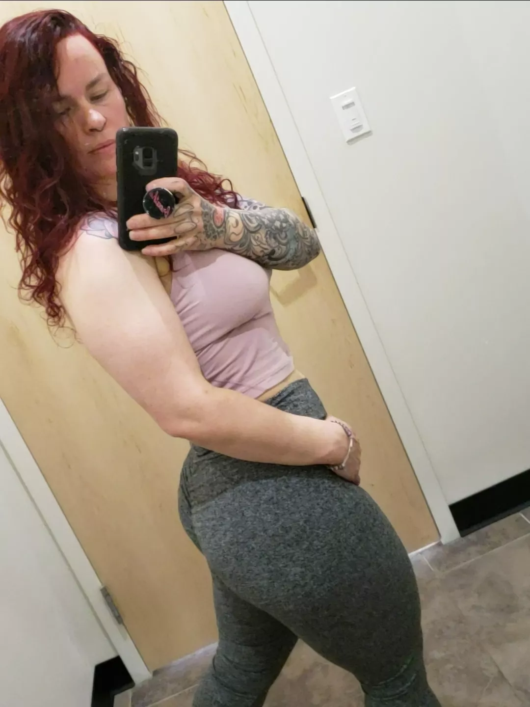 ARE THICC MILFS STILL A THING?