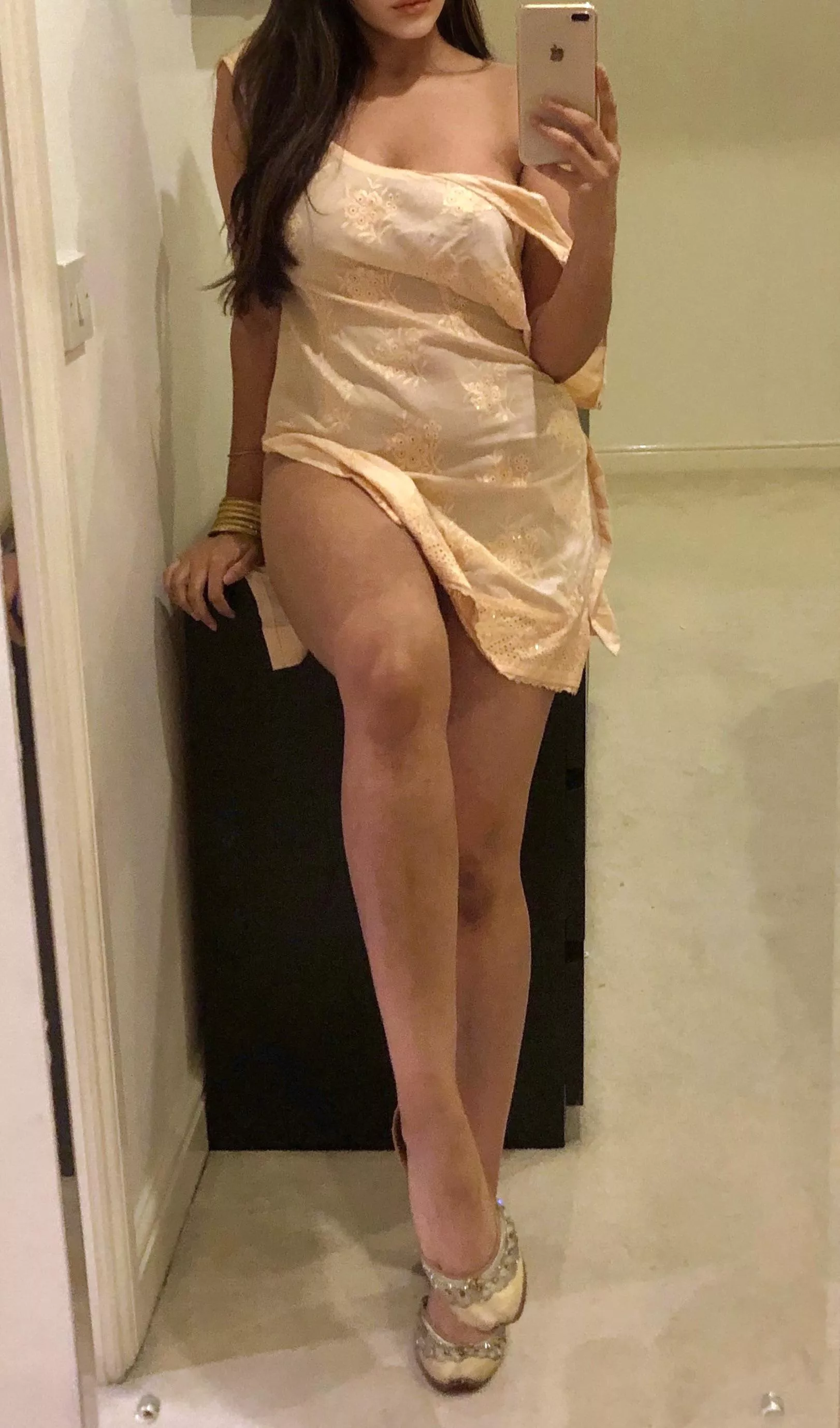 Are you wondering if I'm wearing underwear...ðŸ¤­ British Punjabi Indian [domme]