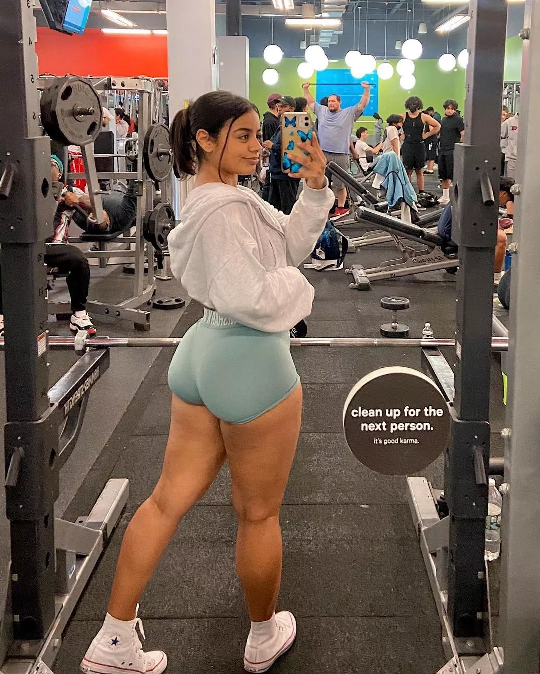 Ari on leg day