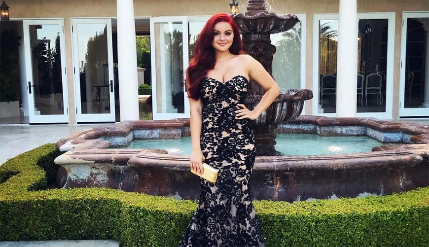 Ariel Winter's 2016 Prom Dress