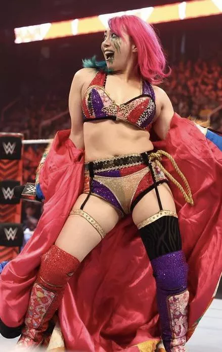 Asukaâ€™s sexy body