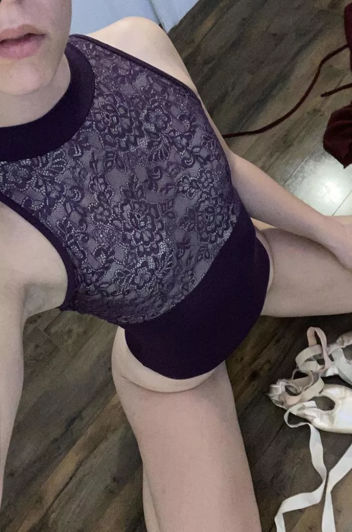 Ballet girl thighs