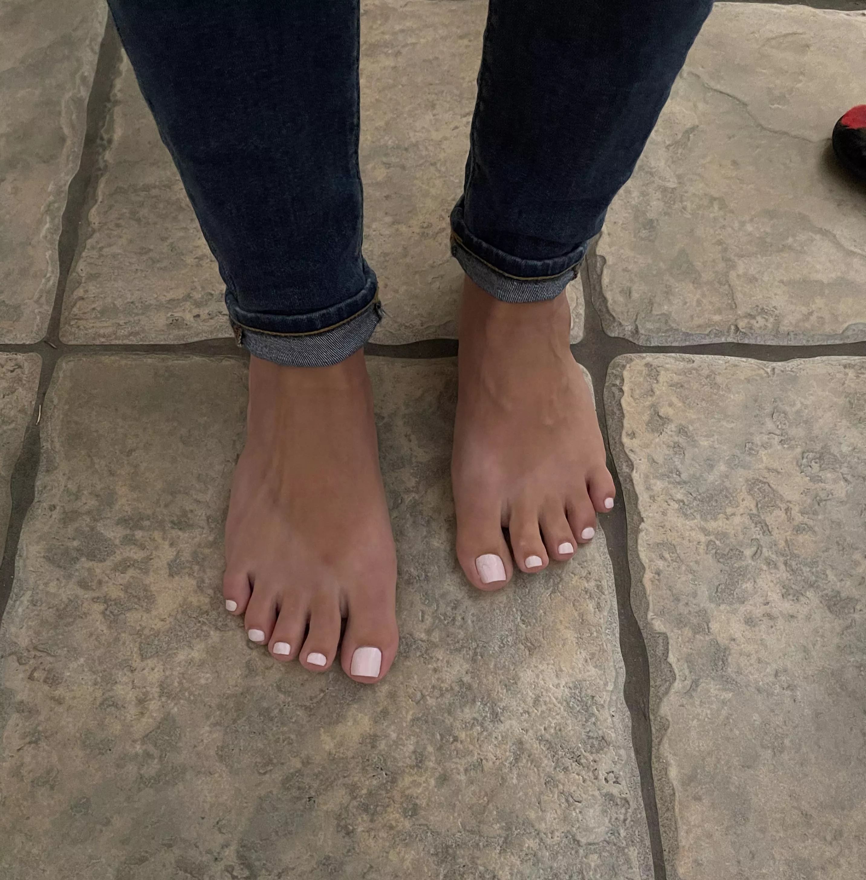 Barefoot and jeans ðŸ”¥