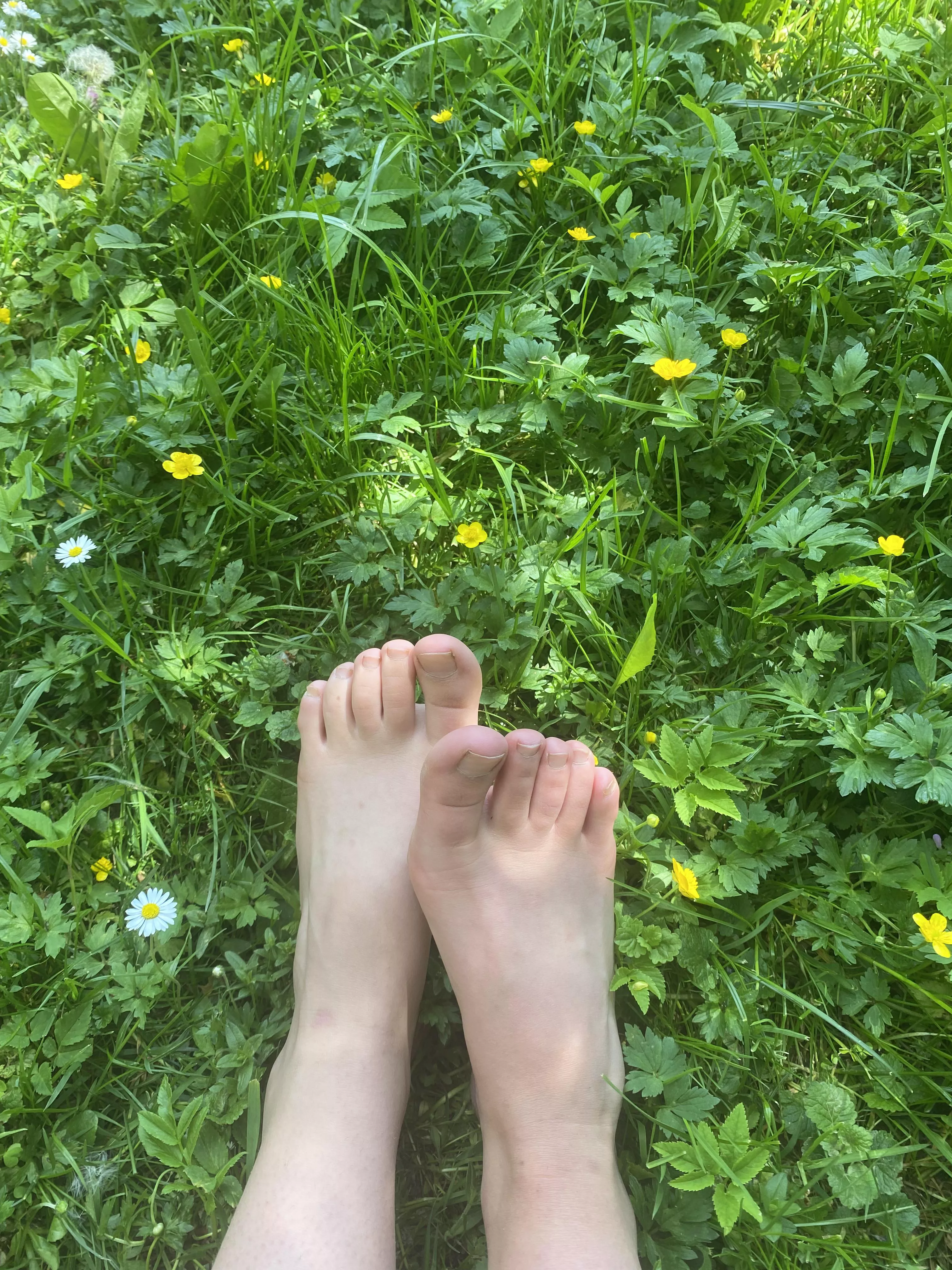 Barefoot in the park 🥰