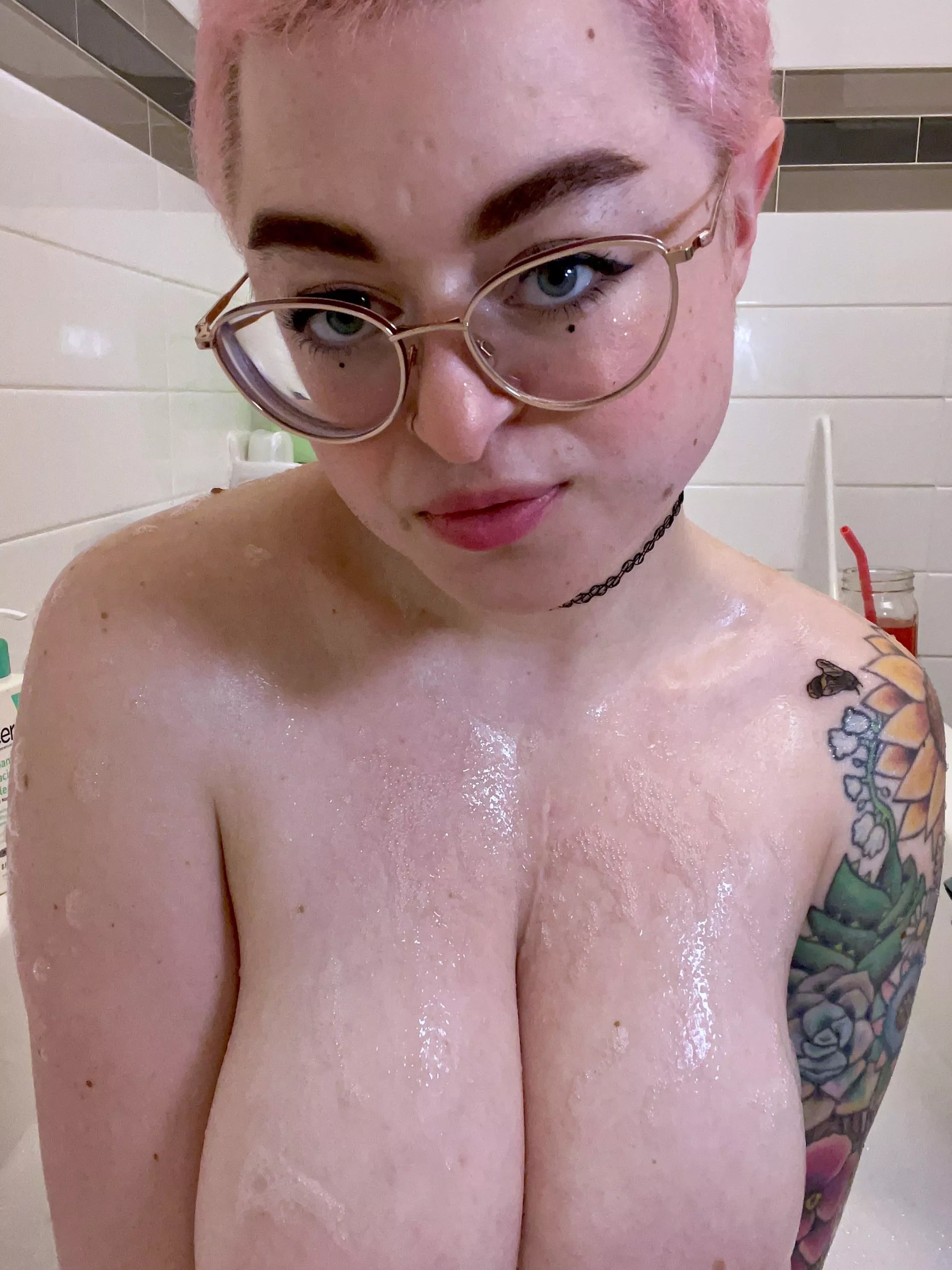 bath time isn’t complete without soapy selfies