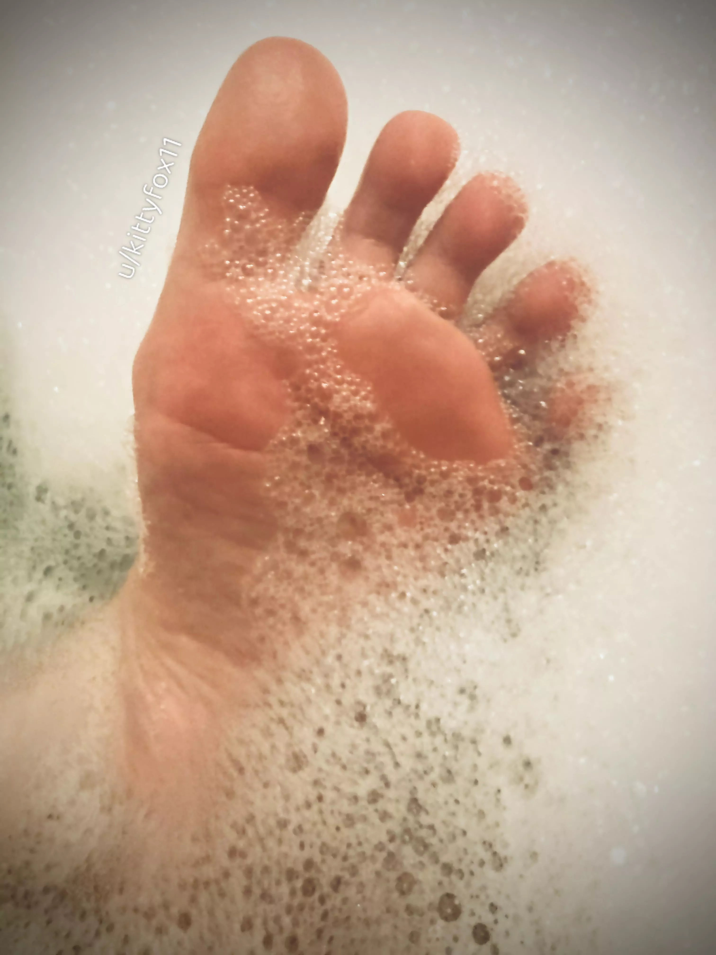 Bath toes! Hehhe ðŸ™ŠðŸ¦¶ðŸ»ðŸ§¼Who wants to splash around with me? ðŸ«§ðŸ›