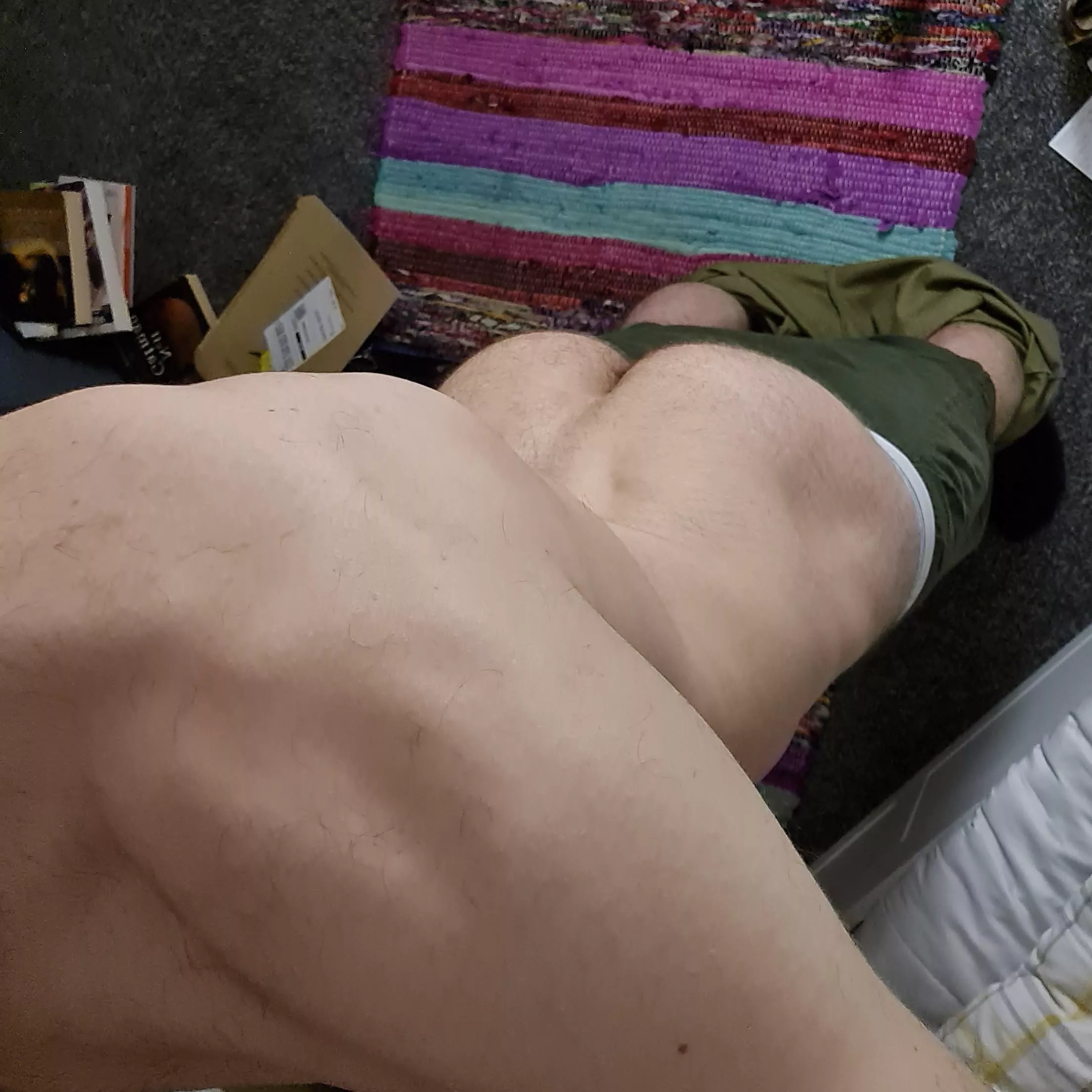 Be honest, does my ass still look flat? I squat 75kg today and that's like a personal record for me.