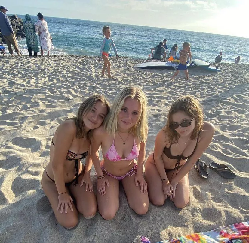 Beach cuties [3]