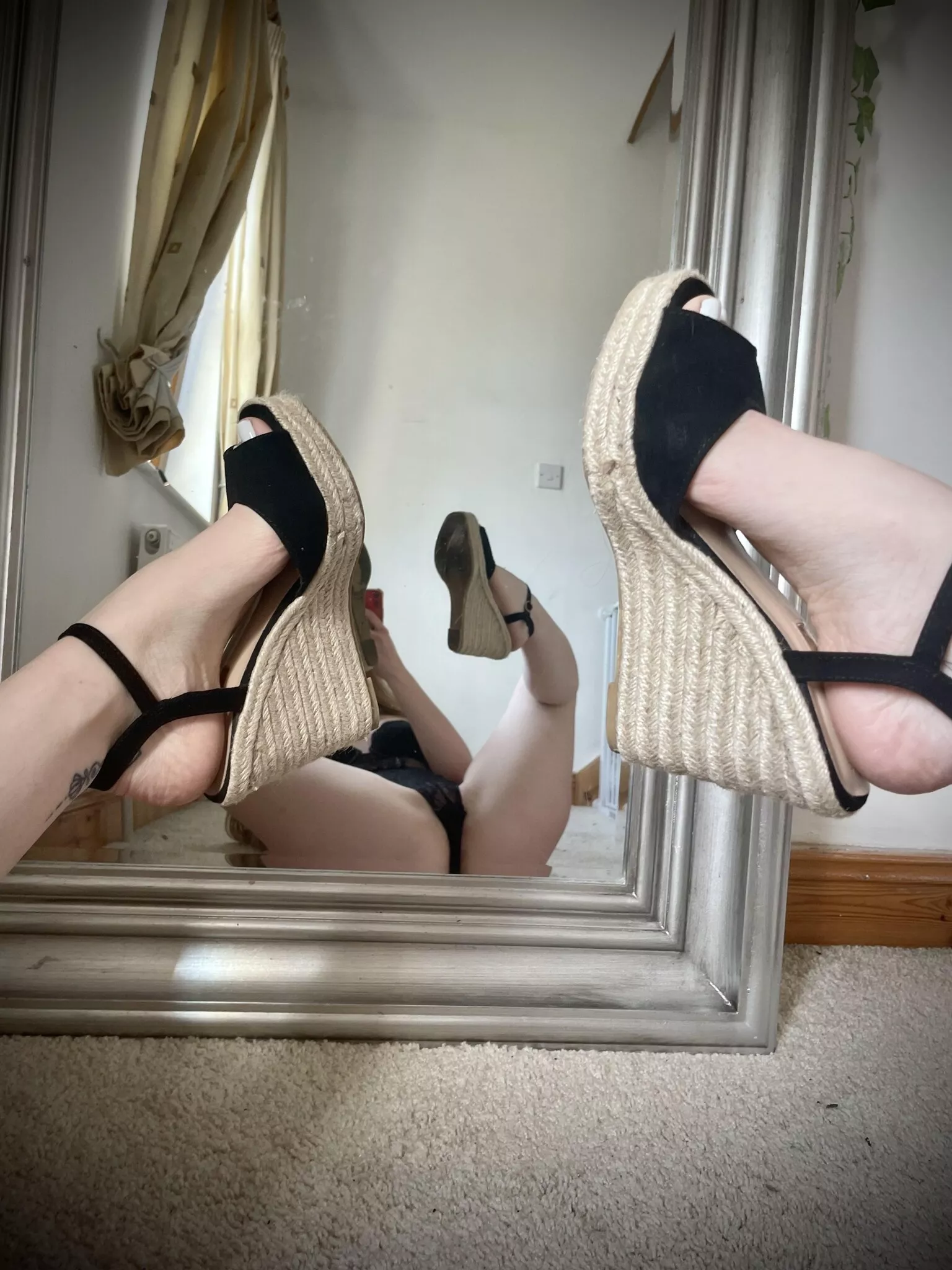 beautiful arches in wedges