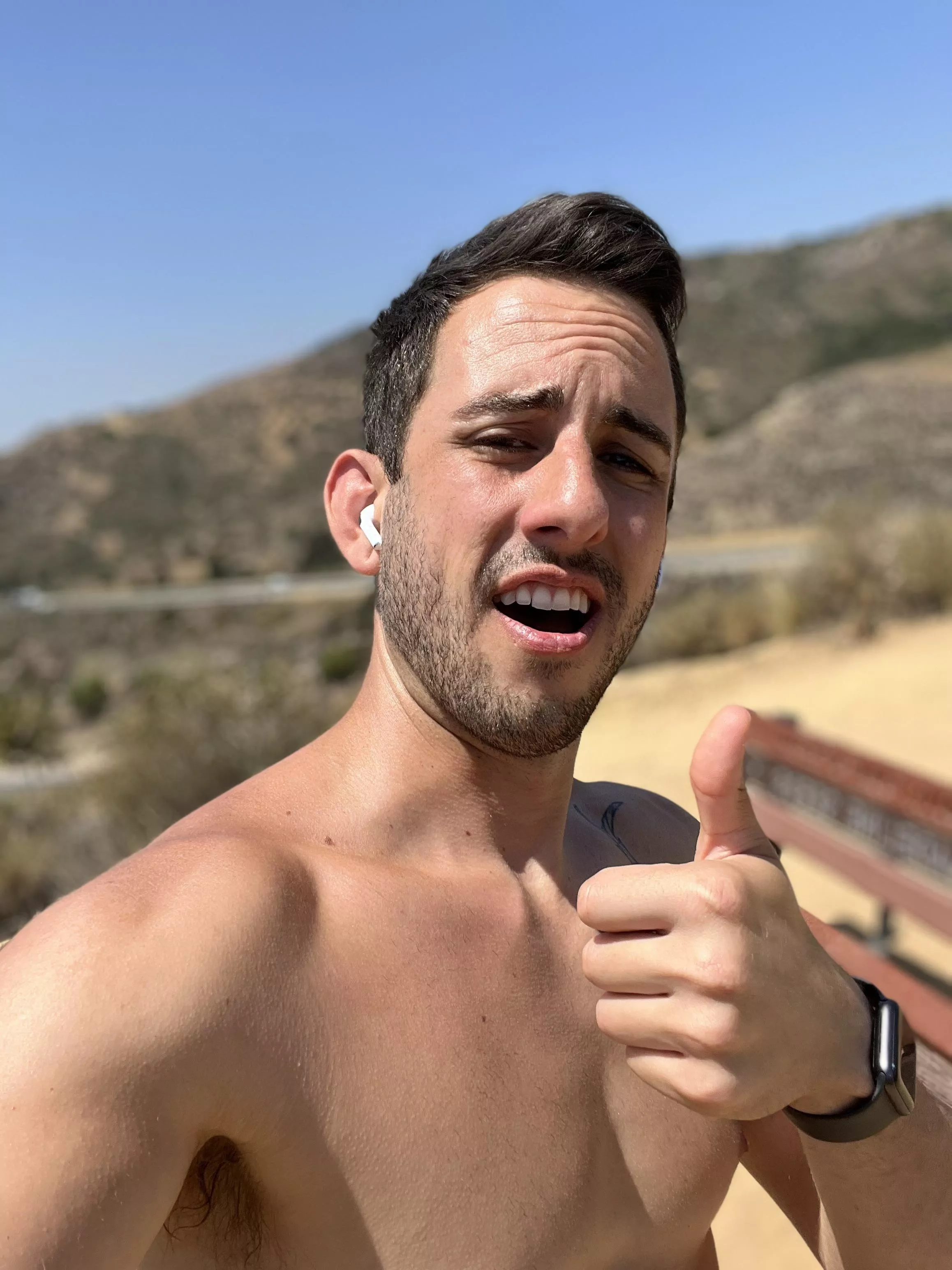 Beautiful day for a hike â˜€ï¸ hey bros!