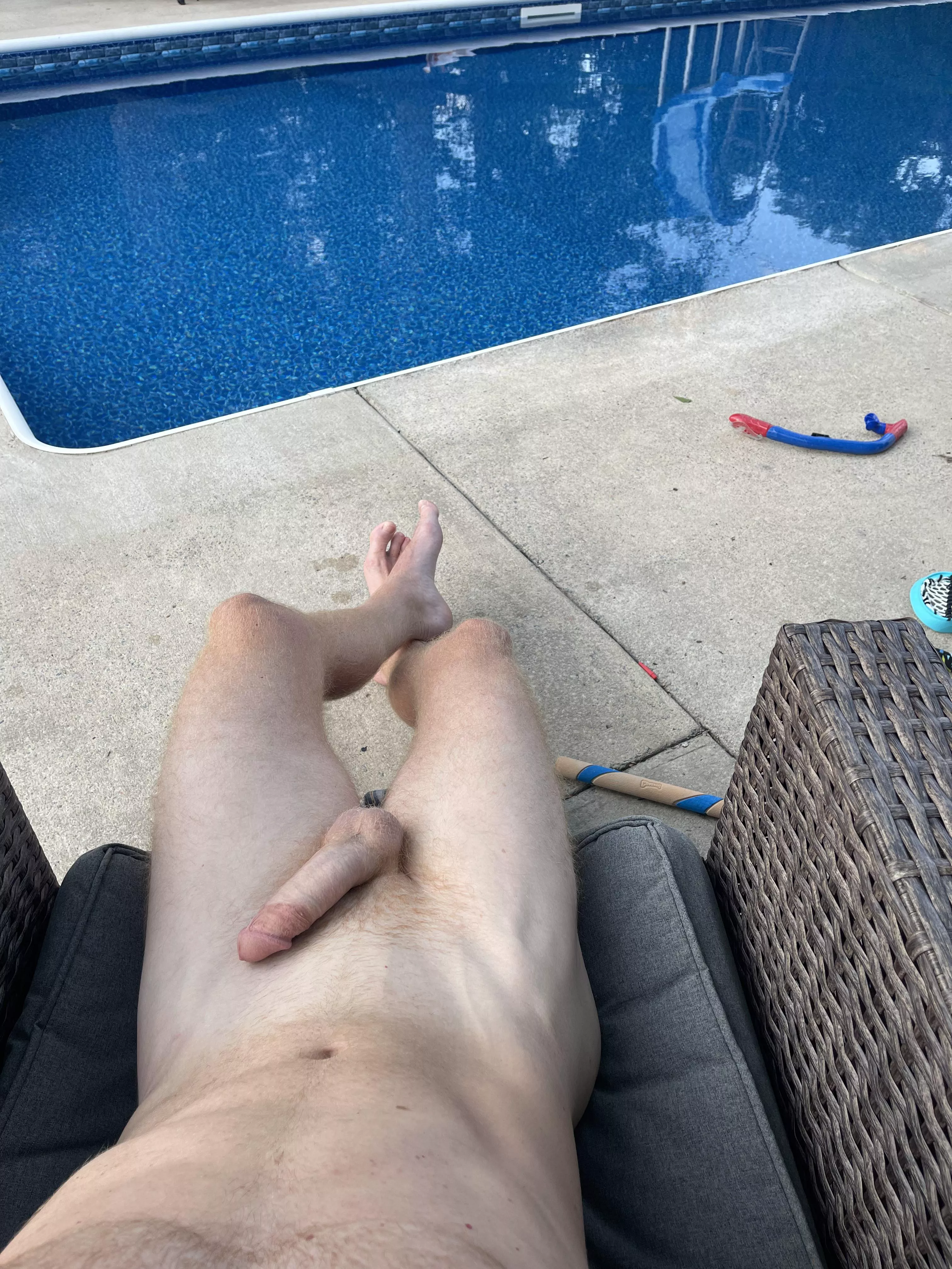 Beautiful evening for laying out by the pool. (39)