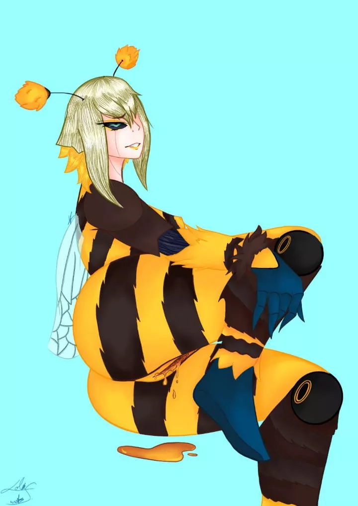 Bee Orianna 🐝 (LolaSmats)