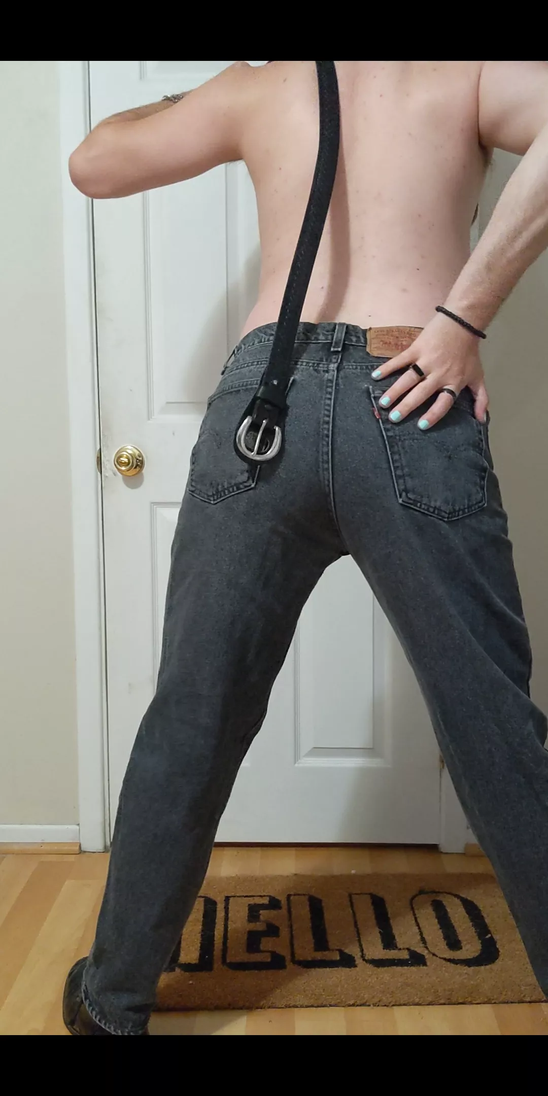 Being hit with my own belt 😍⛓️