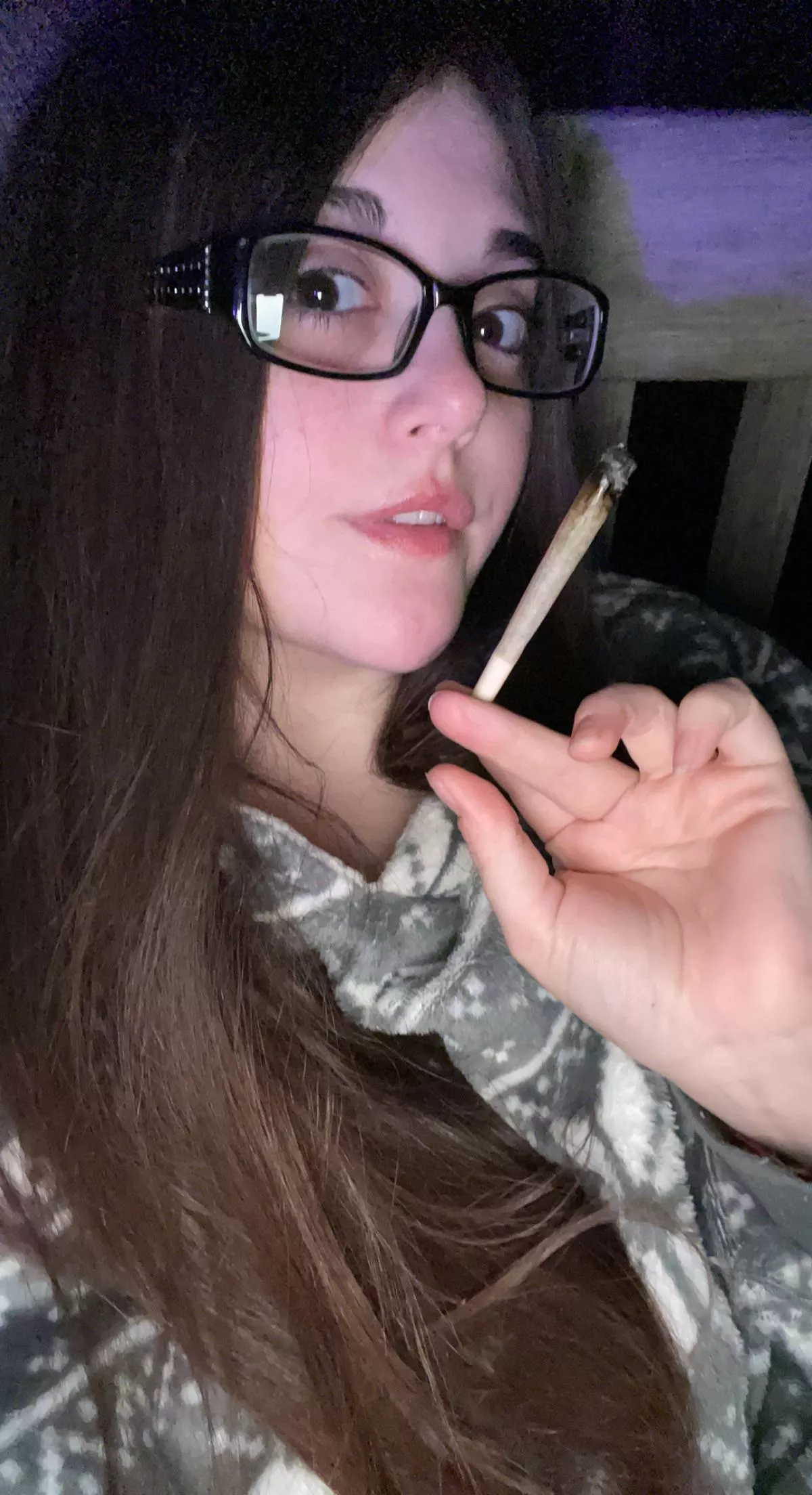 Being home in the wood smoking a joint is the best feeling in the world â¤ï¸