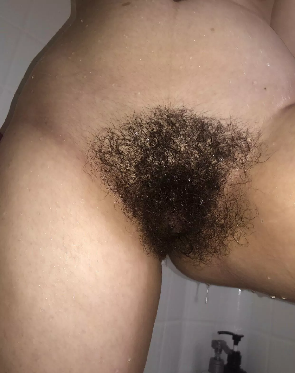 being in a number of subs dedicated to hairy cunts has made me come to love my own â¤ï¸