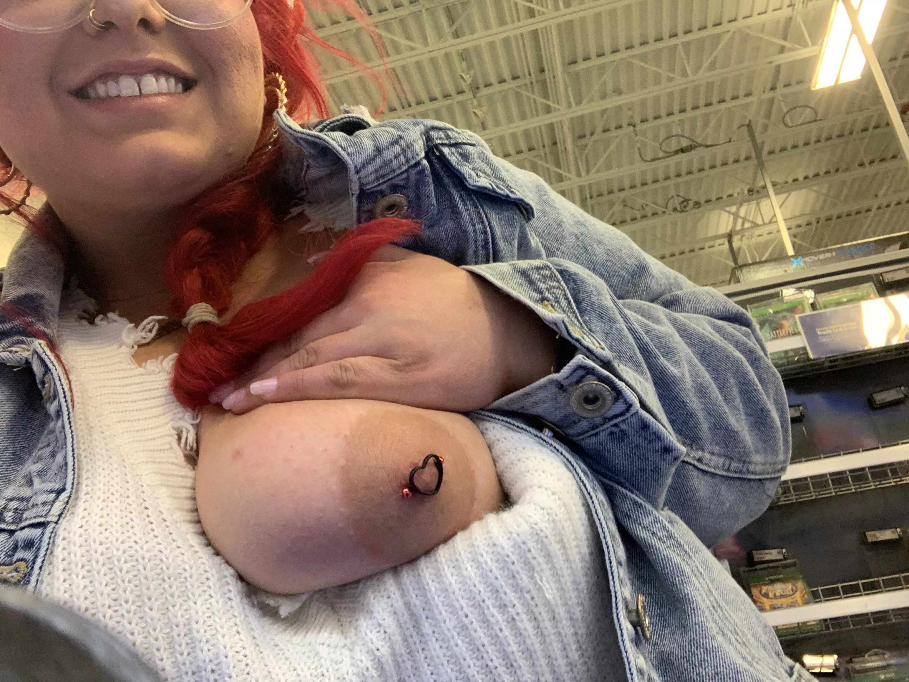 Best Buy boobies