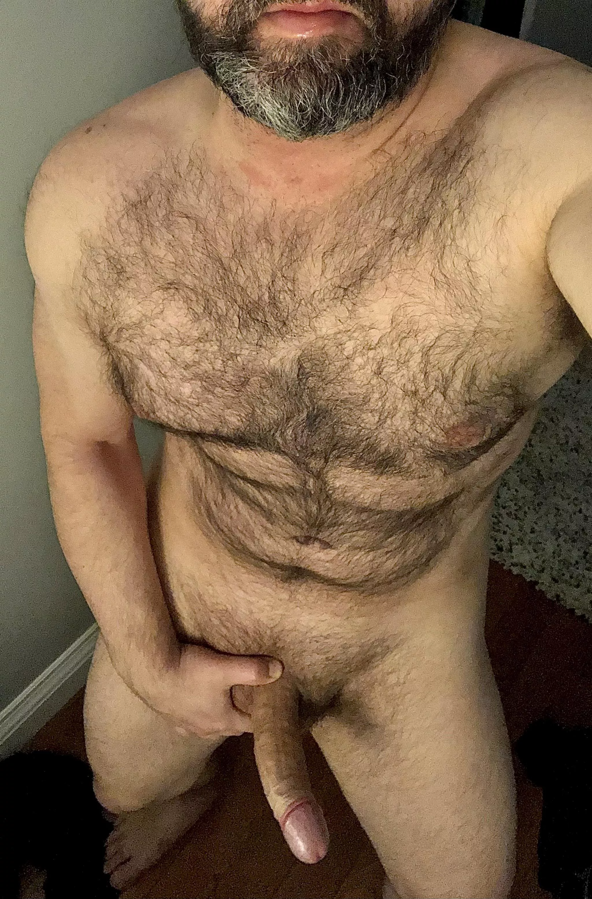 Big, bi, and burlyâ€¦do you like being fucked deep and early?