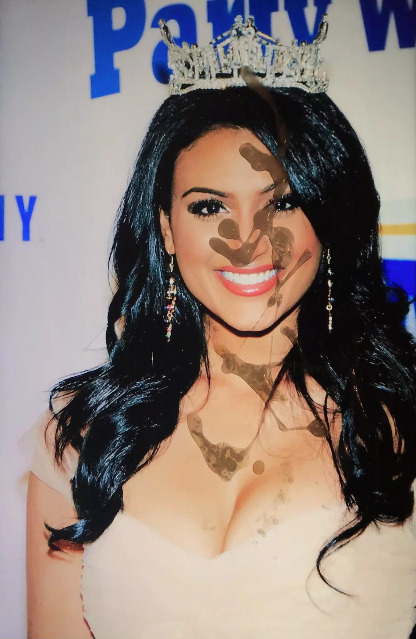 Big Facial for the Big-Tits Miss America. Nina Davuluri looks great with her exotic figure.