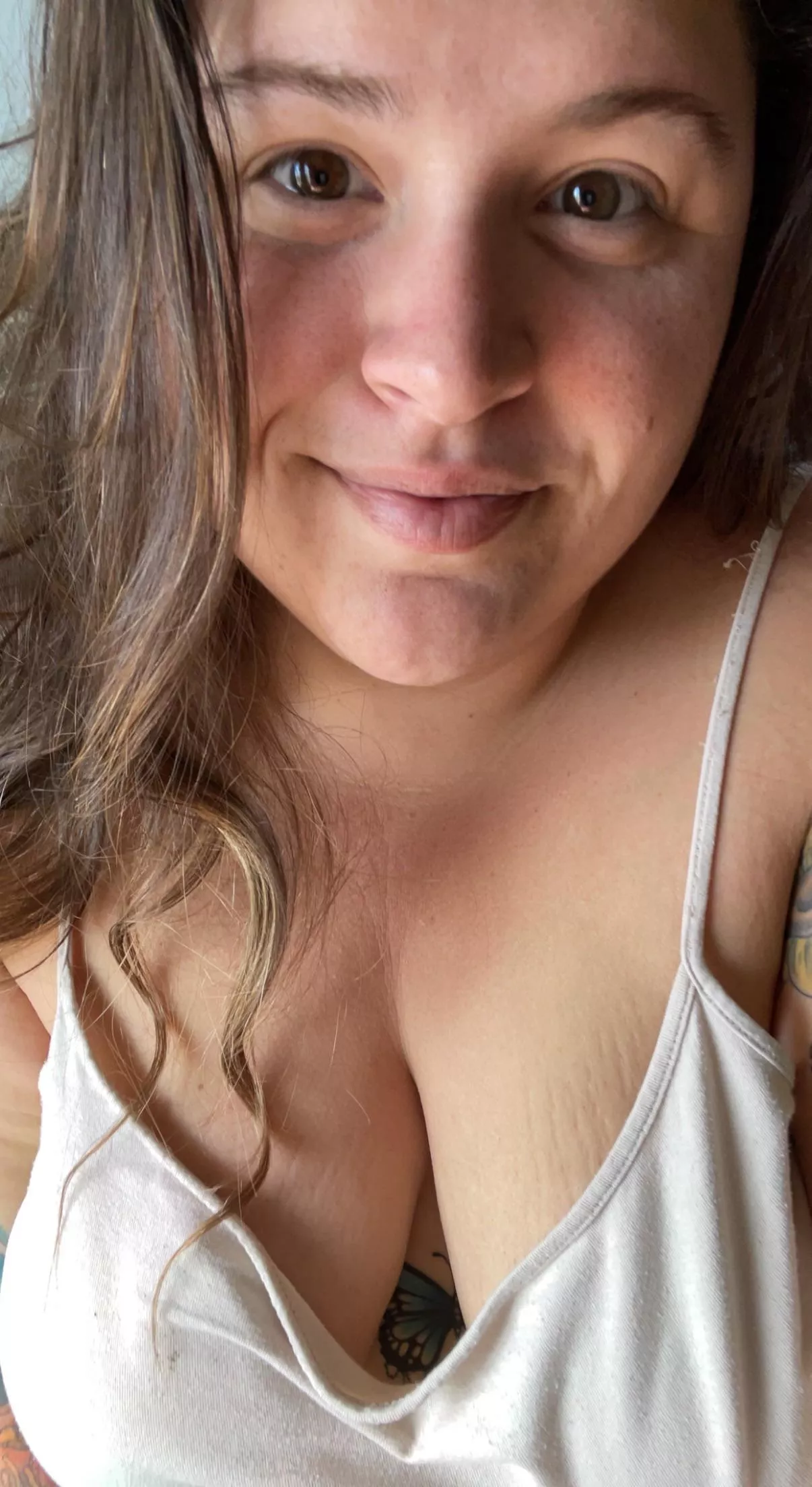 big natural titties ,tats and a flirtatious soul let this naughty bbw stoner brighten your day!