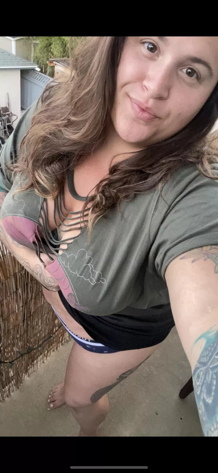 big natural titties ,tats and a flirtatious soul let this naughty bbw stoner brighten your day!