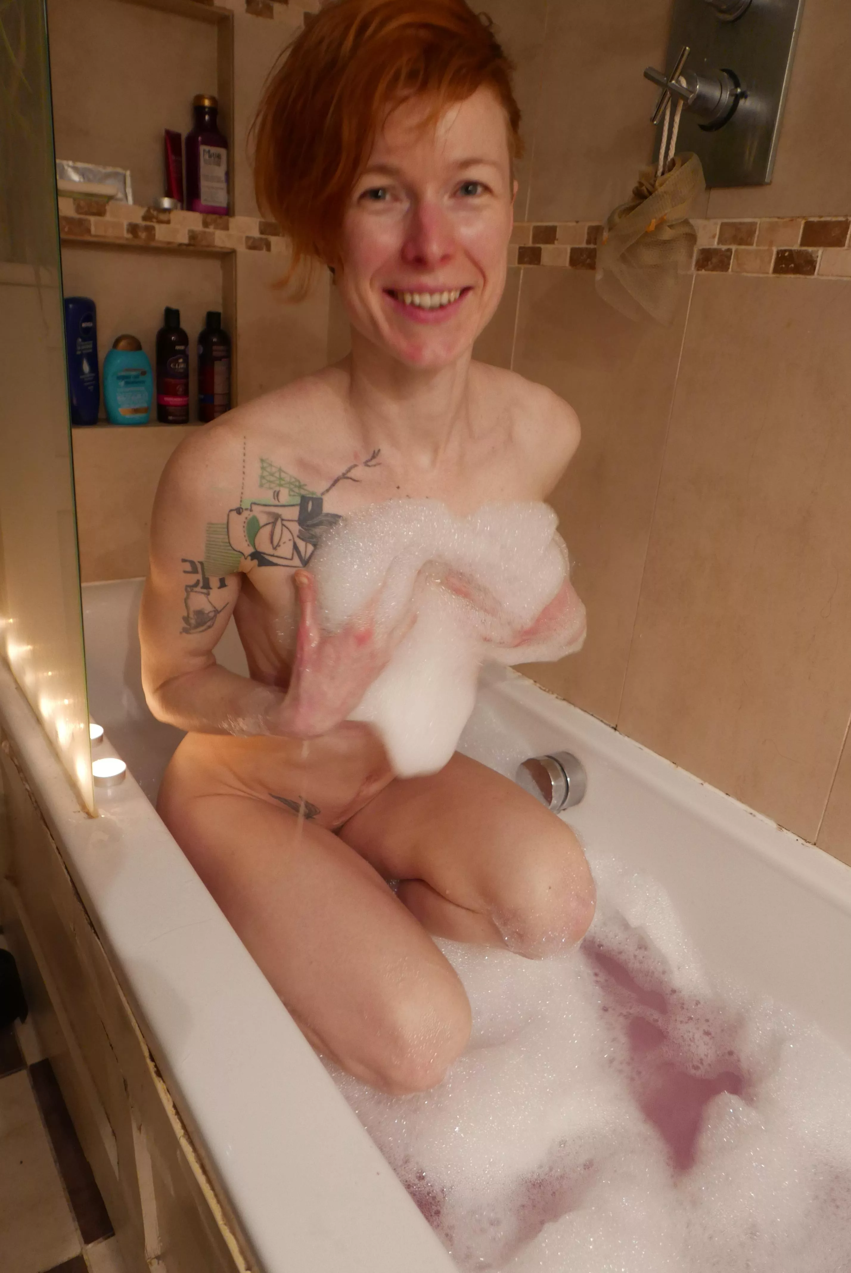 Big smile in the bath