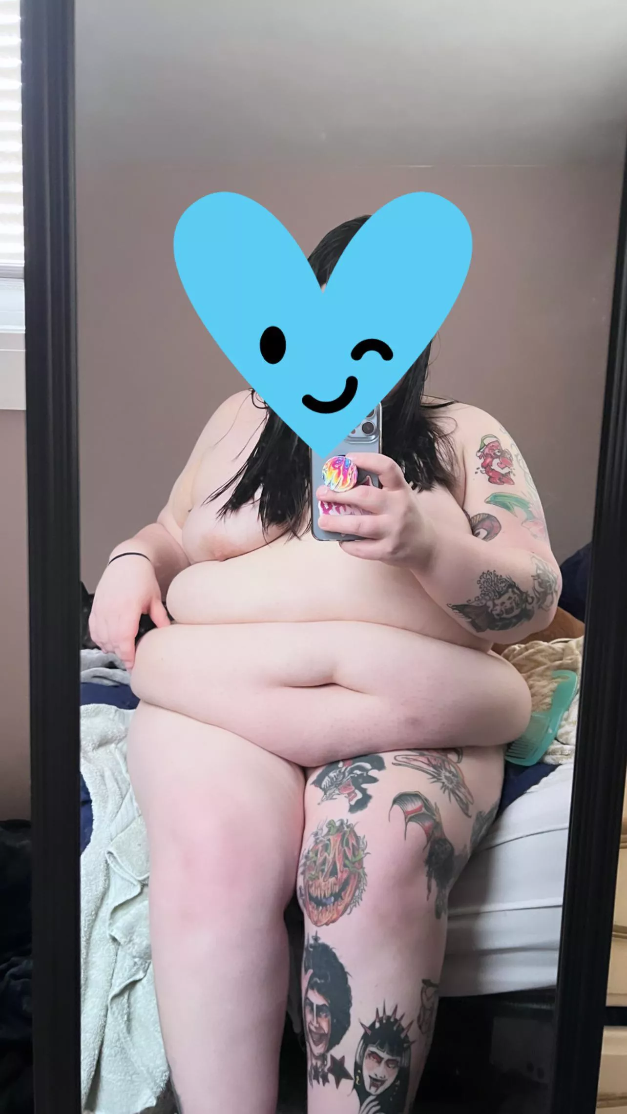 Big soft squishy belly 😌😘 do you like tattoos?