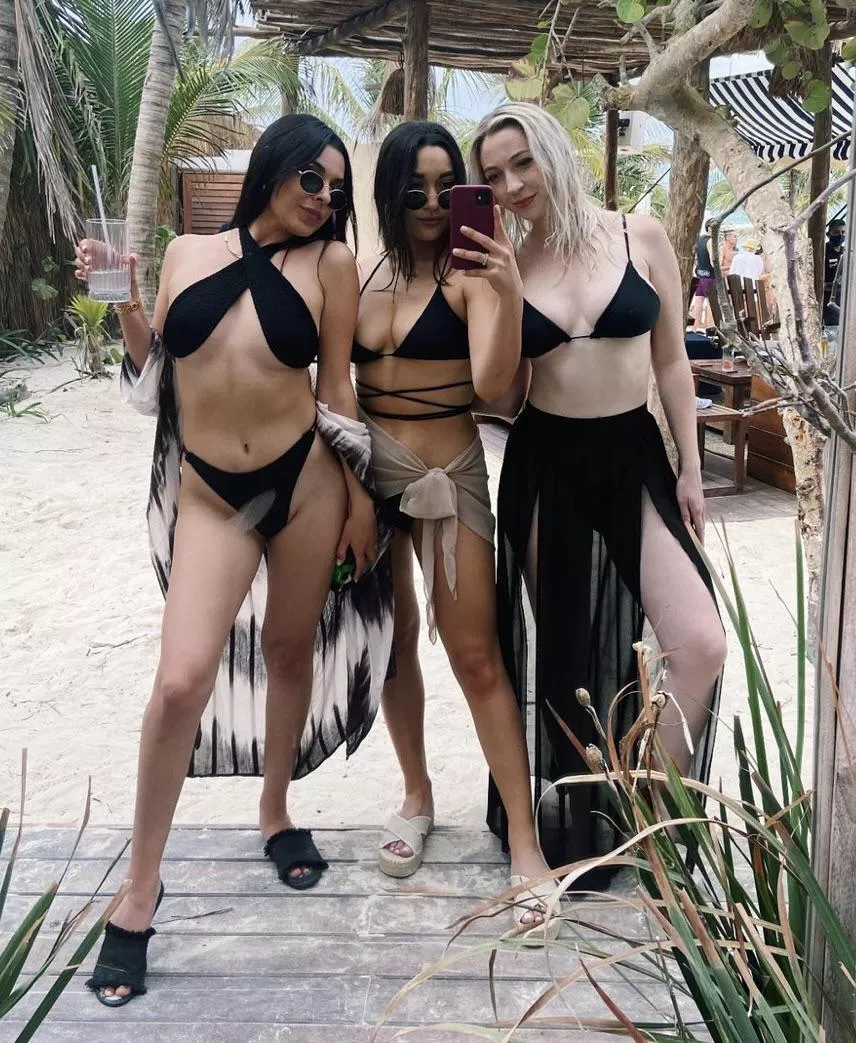 Black bikini trio