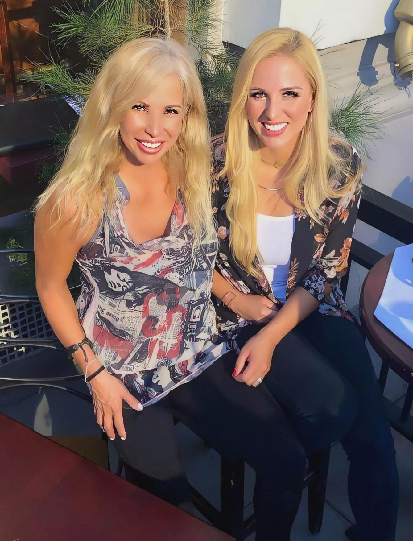 Blonde Mom and daughter, which one is your choice?