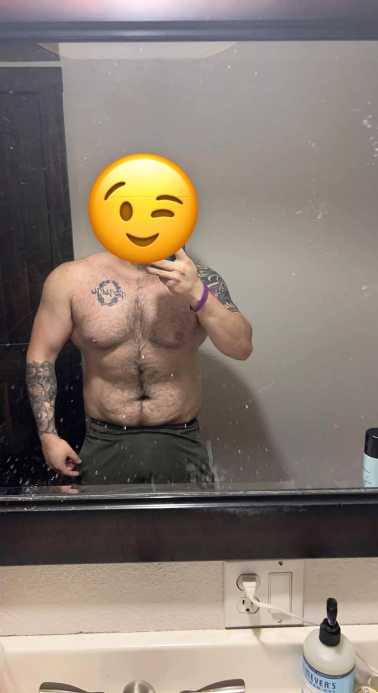 Body pic for once instead of a dick pic