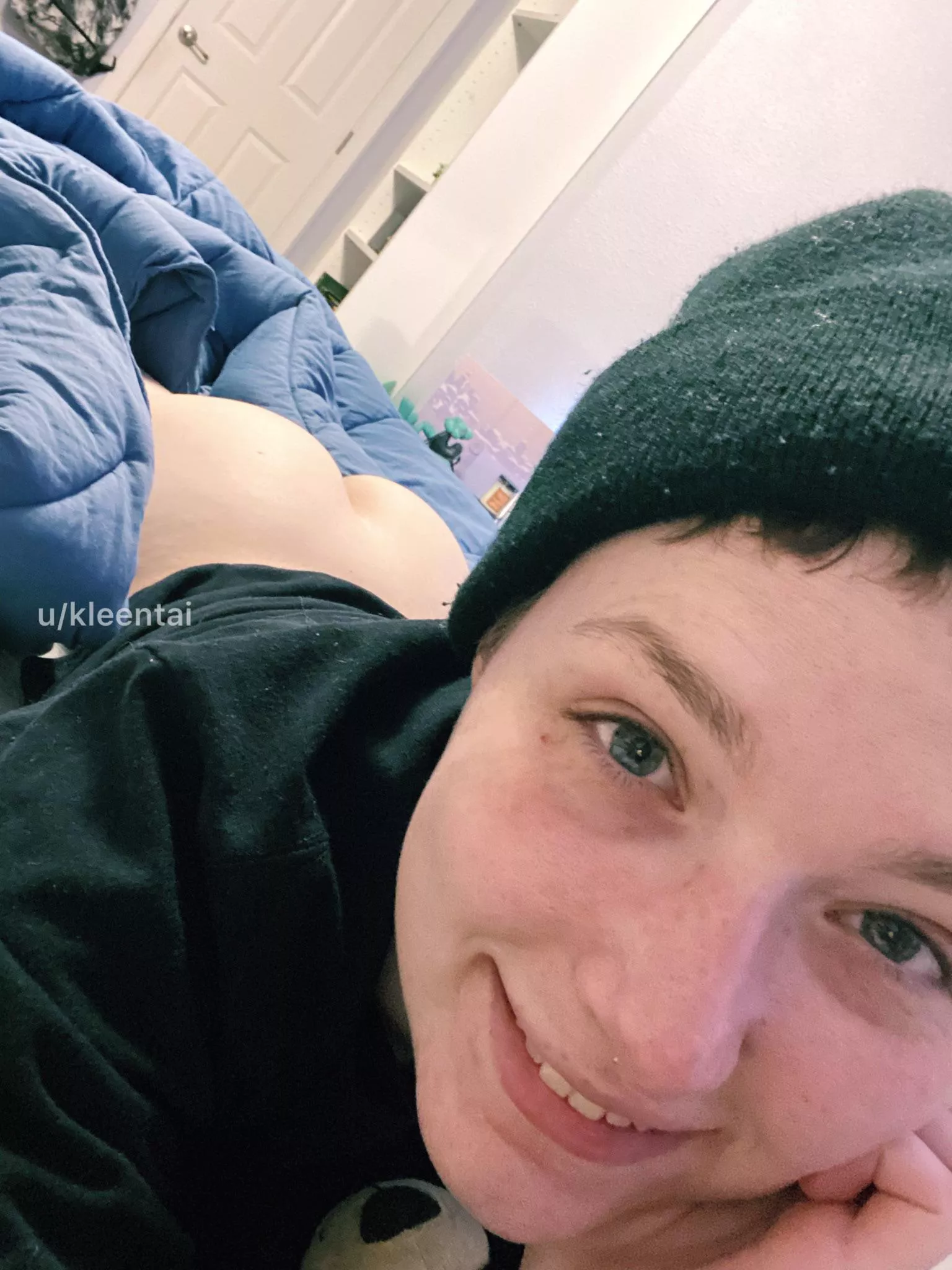 Boi Booty selfies