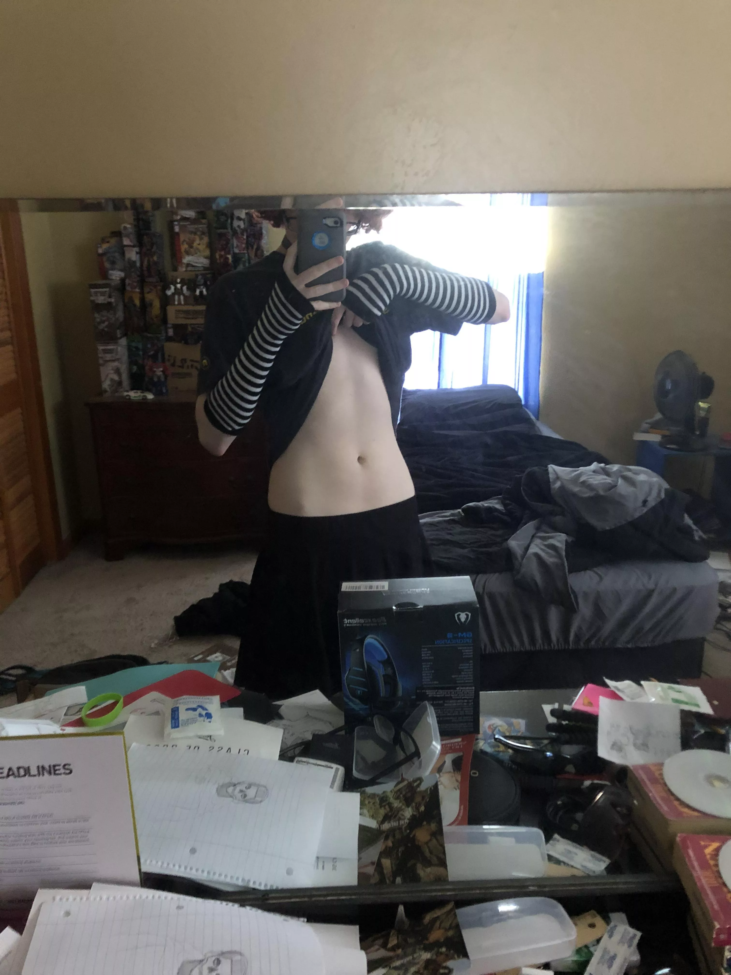 Boi tummy for your troubles while I talk about robots???