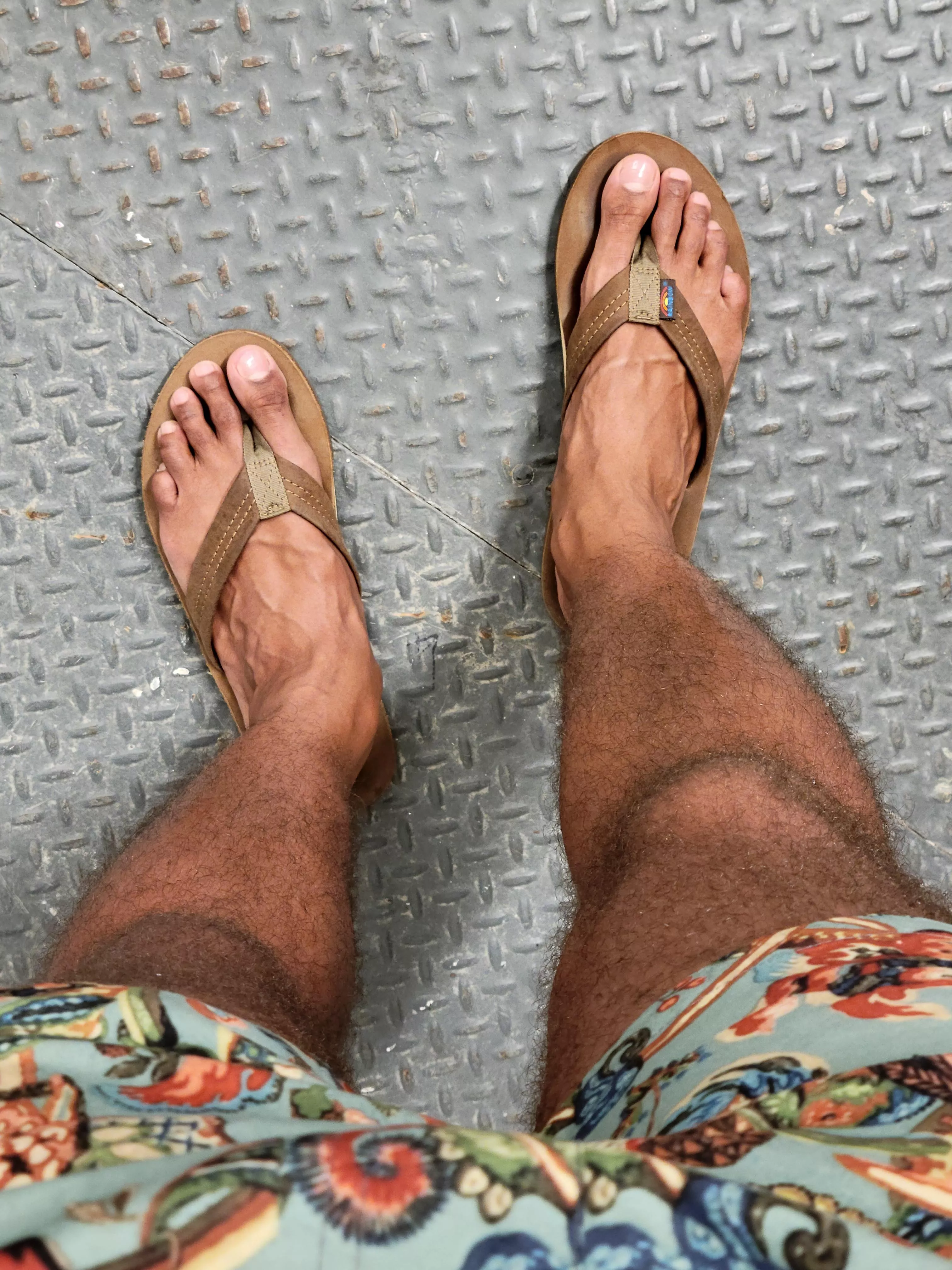 Bought a new pair of shorts. I love showing off my feet in flip flops or sandals. enjoy 😉