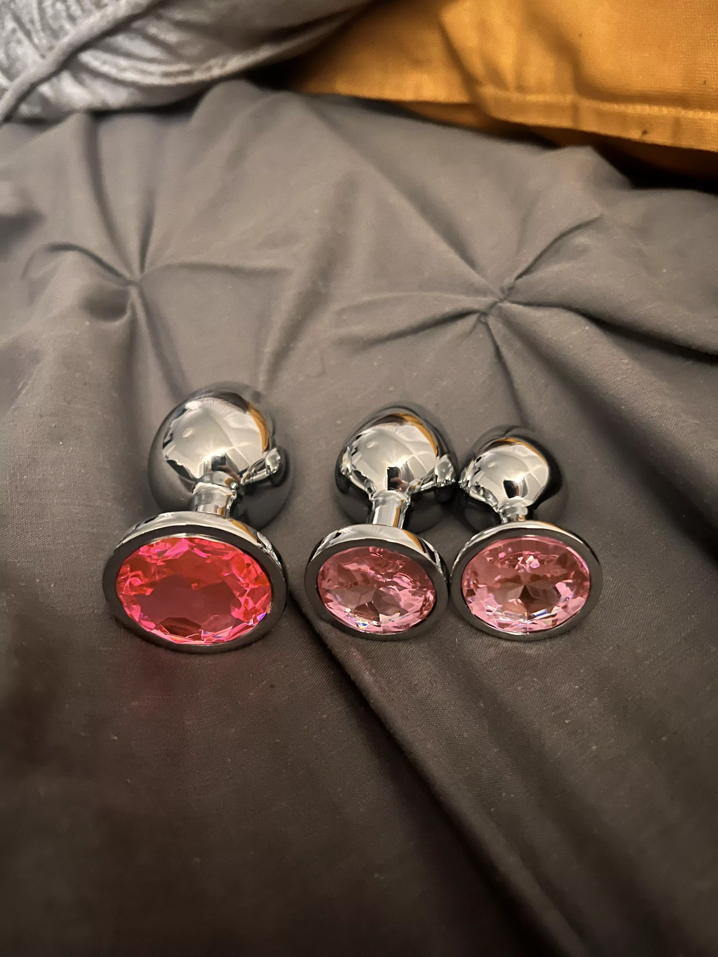 Bought some butt plugs last night on a whim. Need someone to help me try them out and use them!