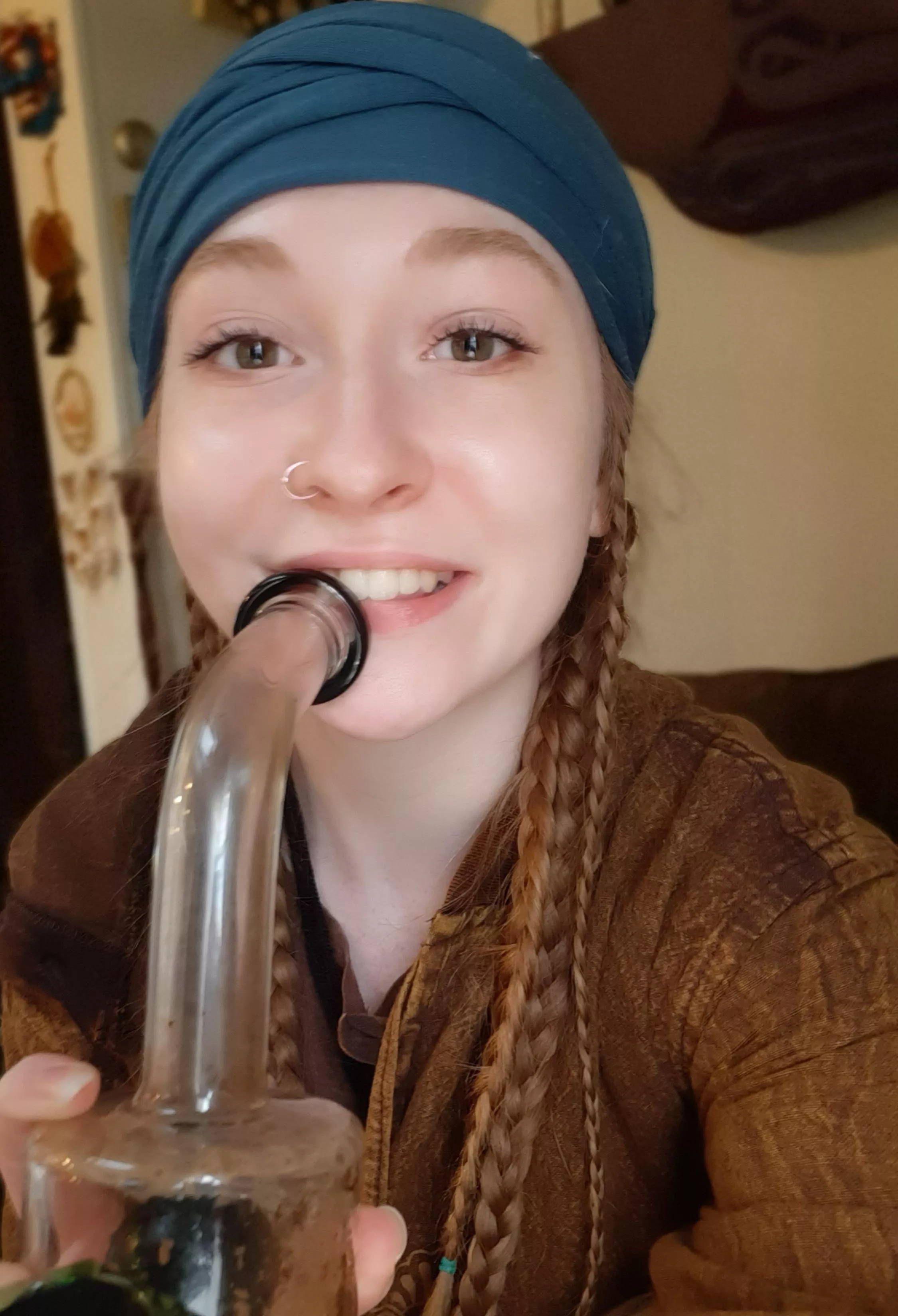 Braids and bongsðŸ˜ Check my profile for more or feel free to DM meðŸ’šðŸ’š