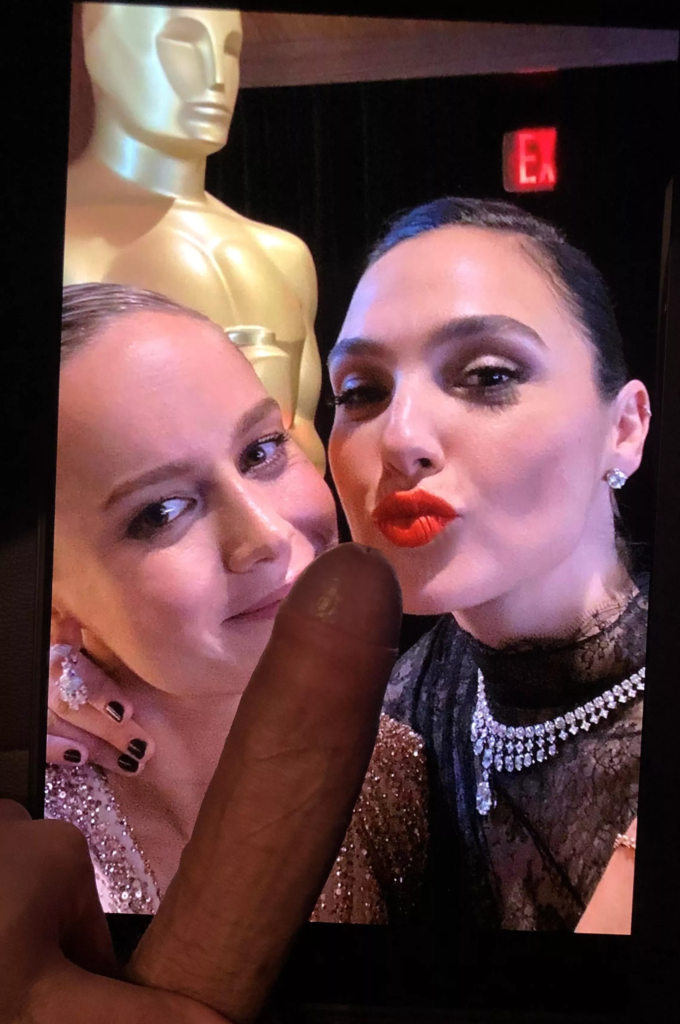 Brie and Gal wanted a taste😍