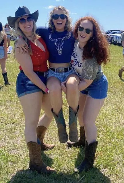 Buckle bunnies