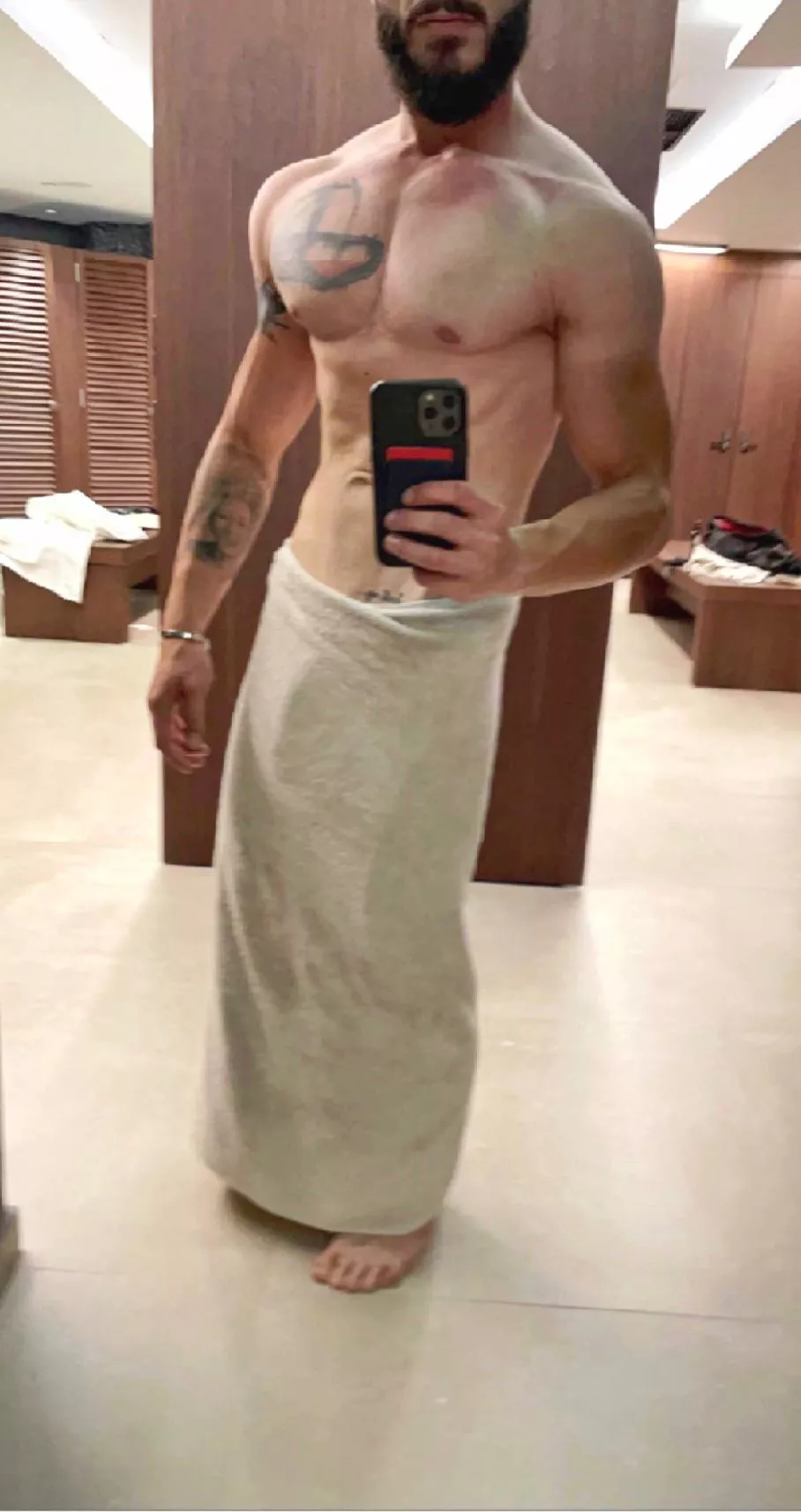 Bulging on a towel hits different