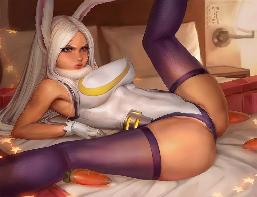 Bunny girl spreads her legs