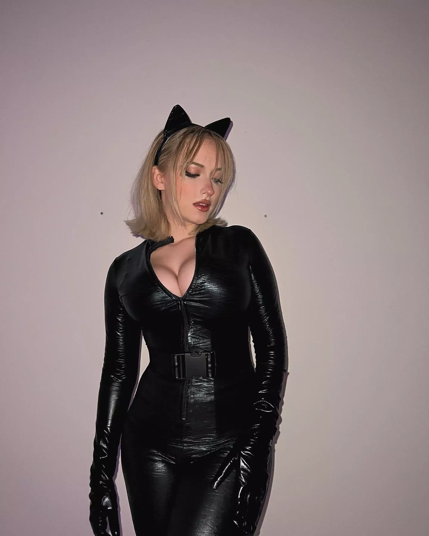 busty catwoman