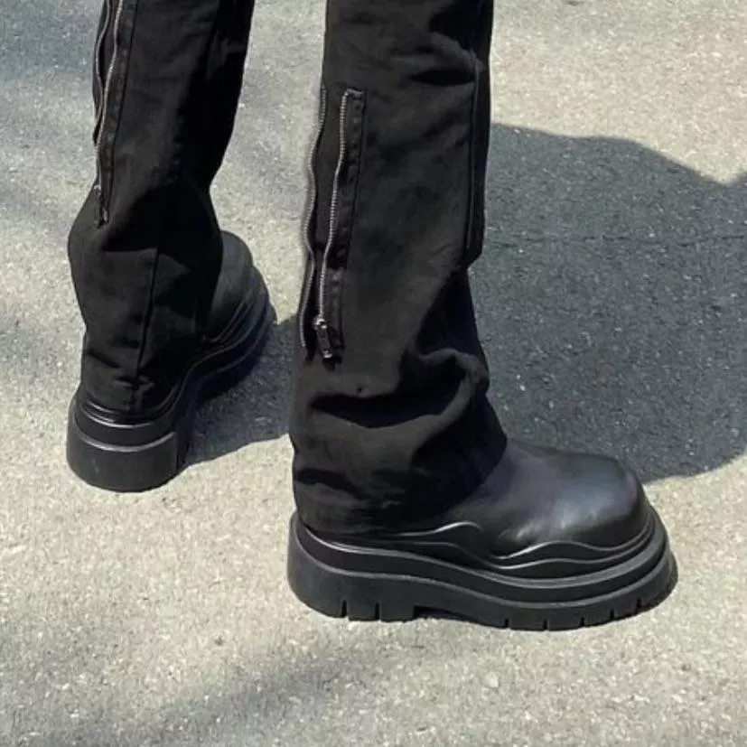 Can anyone tell me what the name of the boots?