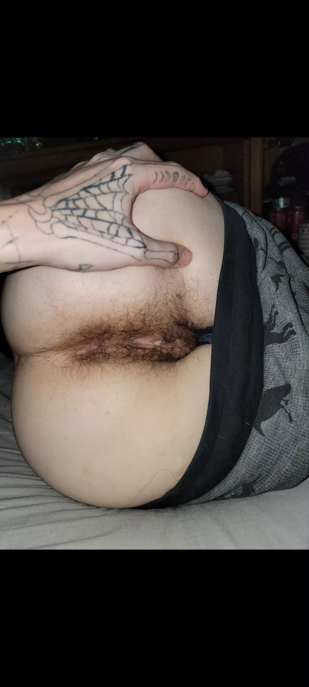 can somebody cum on my lesbian wifes pussy?